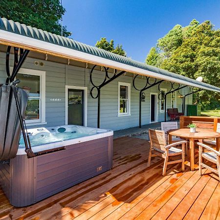 The Station - Ohakune Holiday Home Экстерьер фото