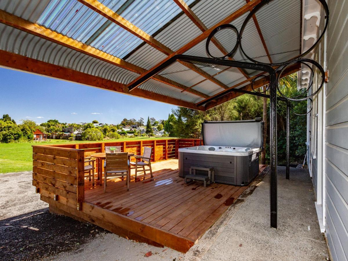 The Station - Ohakune Holiday Home Экстерьер фото